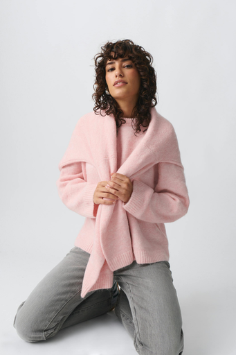 Women’s soft sweater – oversized fluffy knit fit