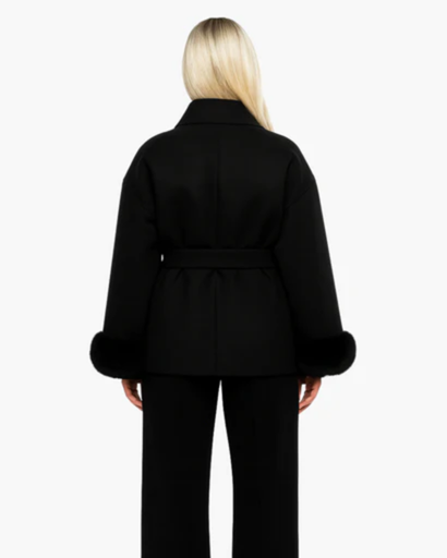 Elegant women's coat with belt – chic finished sleeves