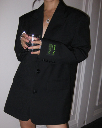 Women’s blazer – long oversized jacket with classic lapels