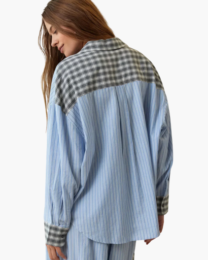 Women’s comfortable pyjamas – loose fit with check pattern