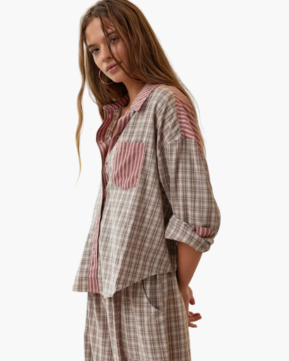 Women’s comfortable pyjamas – loose fit with check pattern