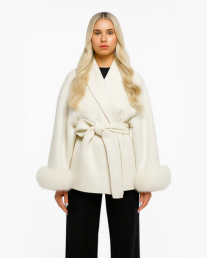 Elegant women's coat with belt – chic finished sleeves