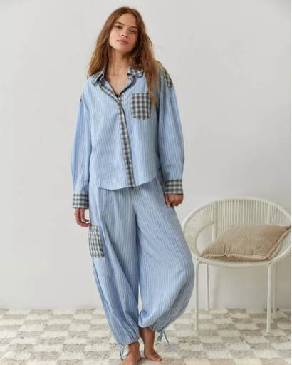 Women’s comfortable pyjamas – loose fit with check pattern