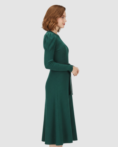 Women’s knitted midi dress with belt and long sleeves